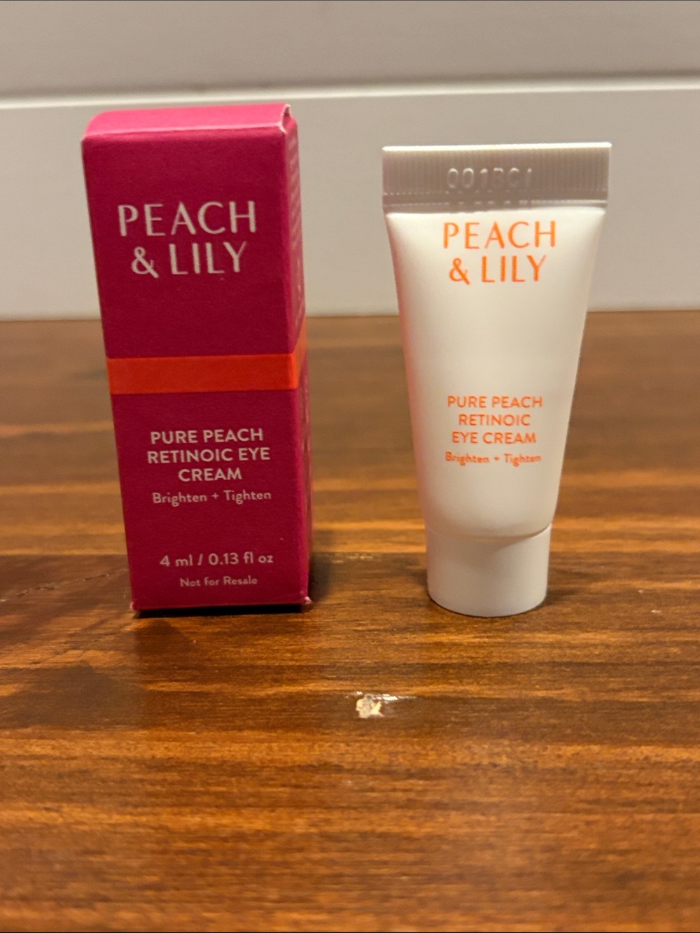 Peach & Lily Pure Peach Retinoic Eye Cream — White/Peach